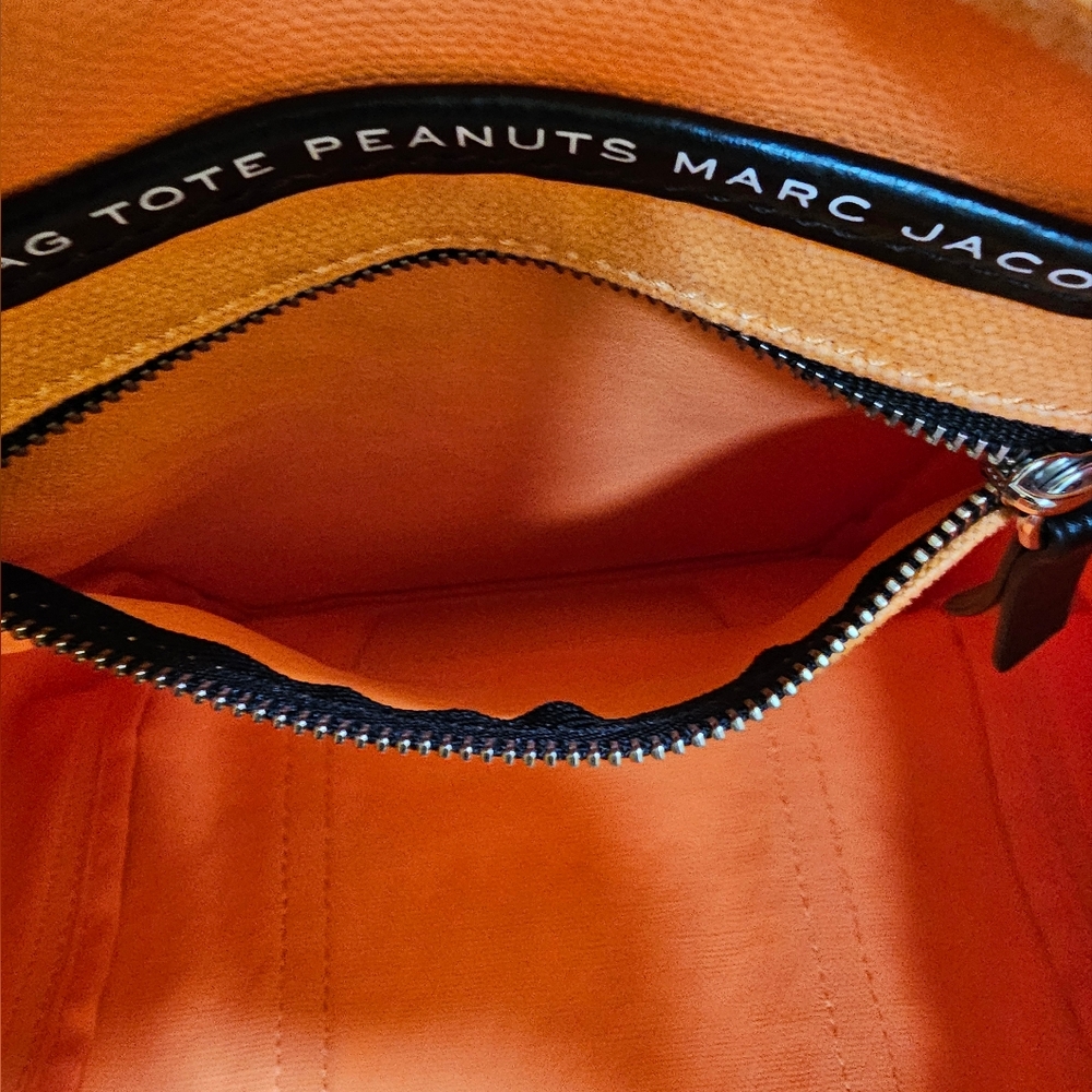 🎉HOST PICK🎉MARC JACOBSx Peanuts Charlie Brown The Tag tote - Picture 6 of 13